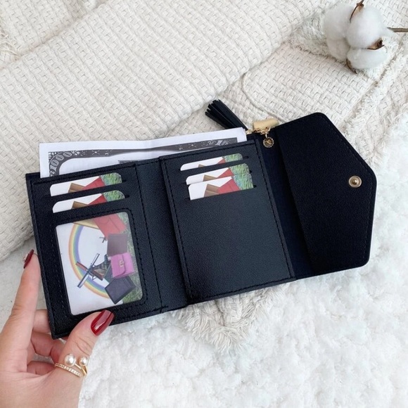 Black Tri-Fold Wallet - Picture 2 of 3